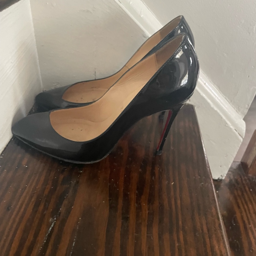 good condition christian louboutins